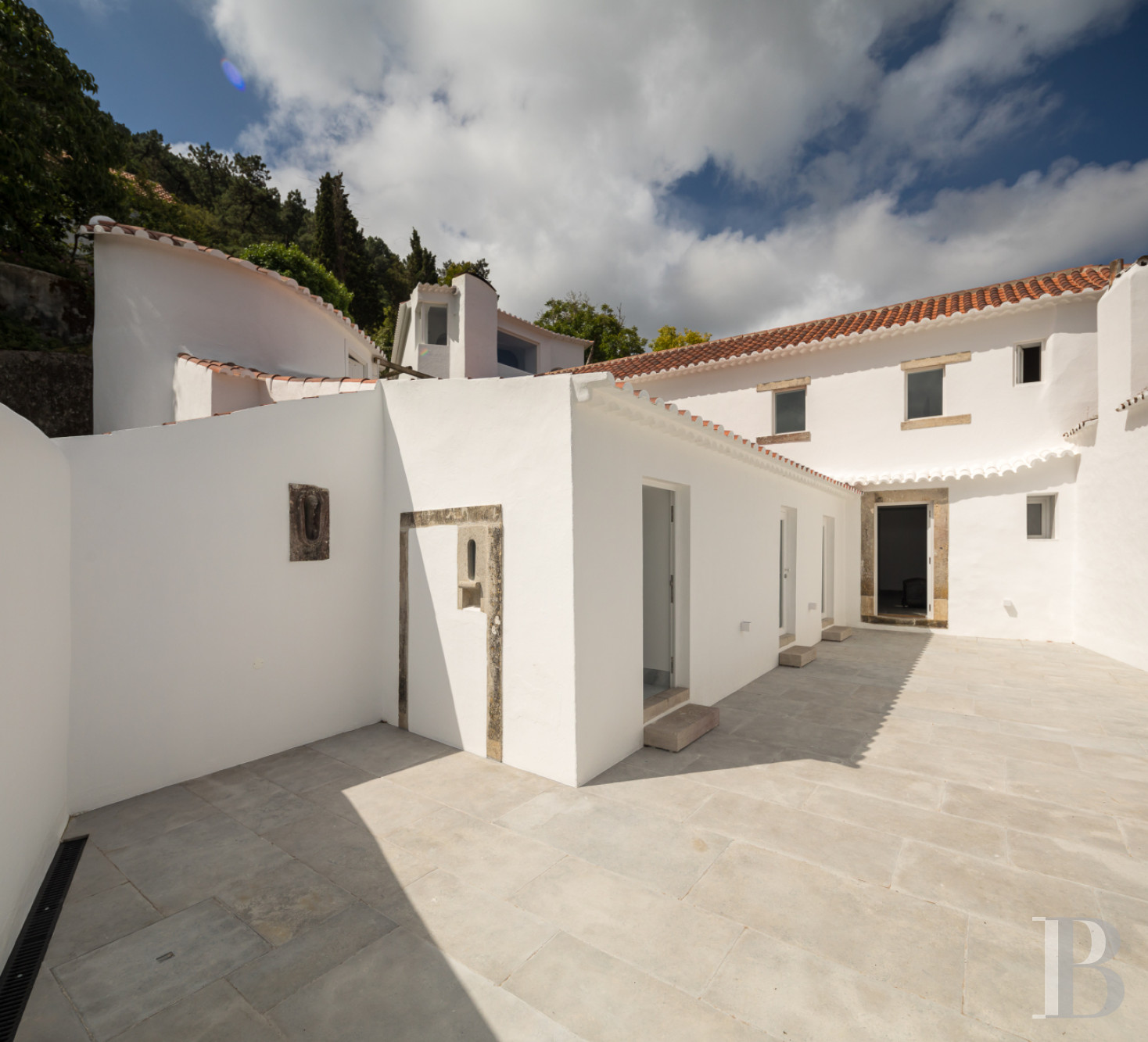 A proximité de Lisbonne, à l’entrée du parc naturel de Sintra-Cascais, une maison de village avec jardin, terrasses et patios - photo  n°27